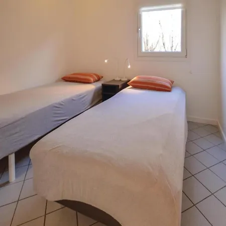 Three-bedroom Holiday In בית נופש *