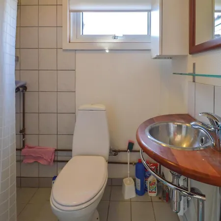 Three-bedroom Holiday In נקסקוב