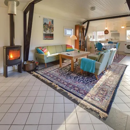 Three-bedroom Holiday In * נקסקוב