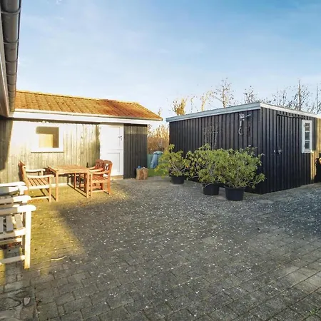 Three-bedroom Holiday In